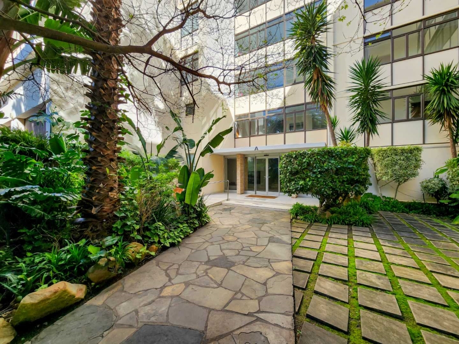 0 Bedroom Property for Sale in Sea Point Western Cape